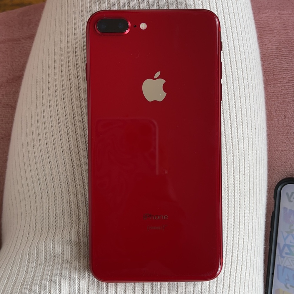 Used iPhone 8+ - Picture 4 of 5